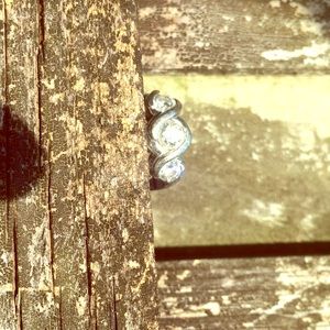 Ladies 14K white gold 2carat,‘Hearts & Arrows’